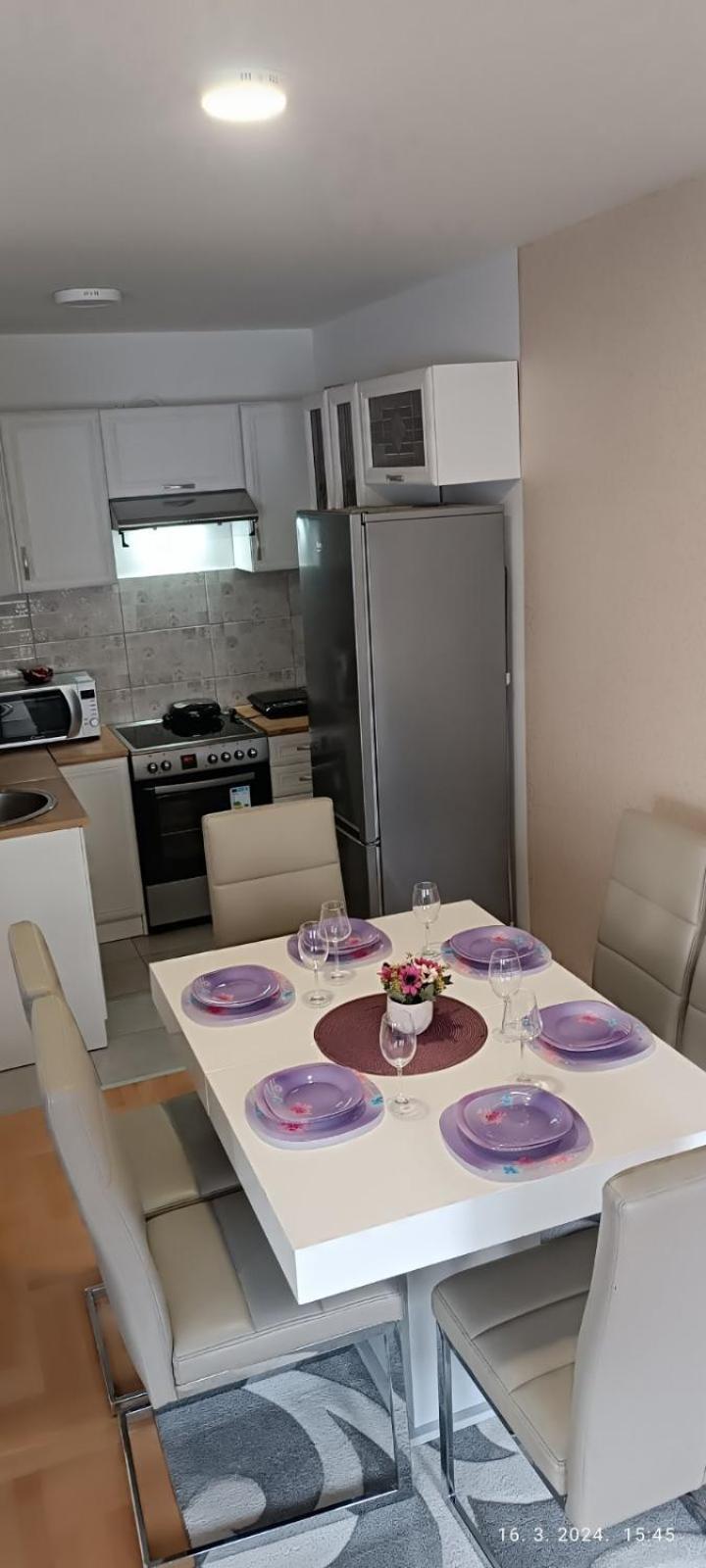 Apartman Lara Pirot Exterior foto